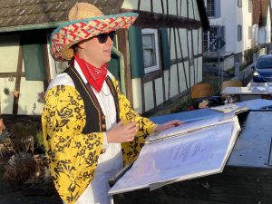 Mehr über den Artikel erfahren Fasnachtswagen und Strassenfasnacht Litze